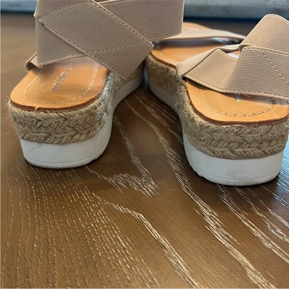 EUC‎ Madden Girl Size 7.5 Women's Tan Platform Sandals